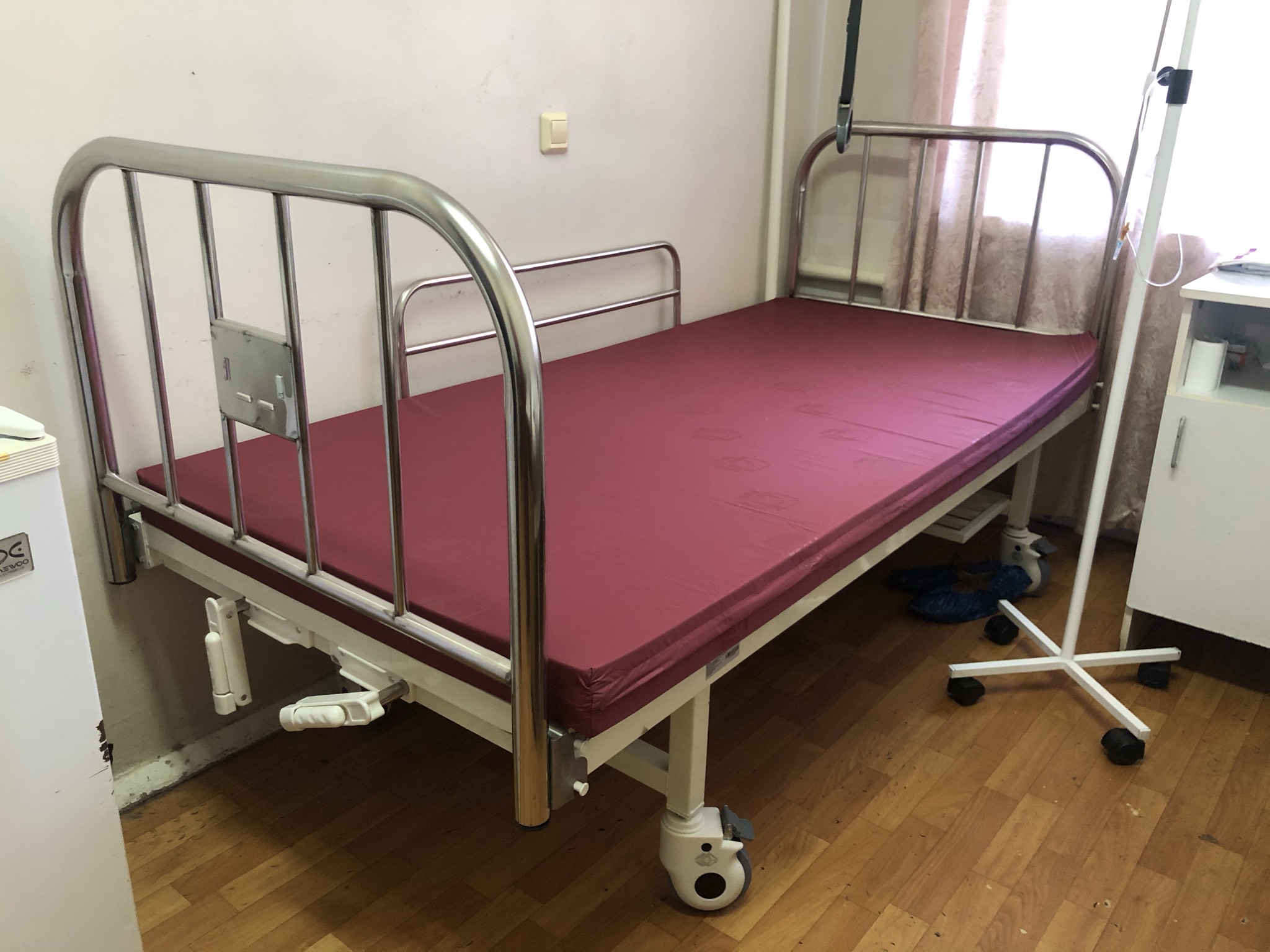 В отделении травматологии Клинической больницы №8 ФМБА России обновили функциональные кровати для пациентов