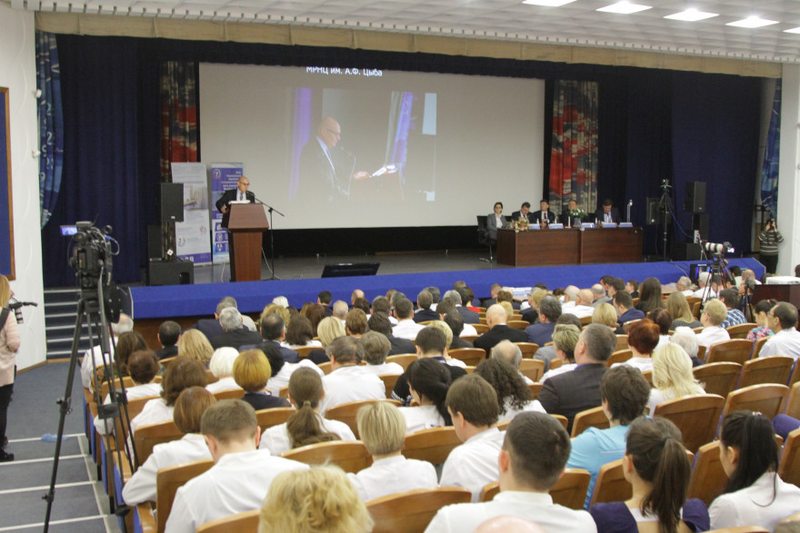 Заместитель руководителя ФМБА России Максим Забелин принял участие в конференции, посвященной Дню борьбы с онкологическими заболеваниями