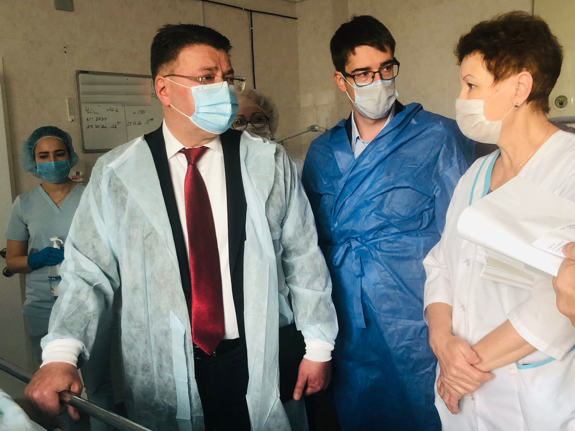 28 октября с рабочим визитом в Клиническую больницу №8 прибыл министр здравоохранения Калужской области Алан Цкаев.