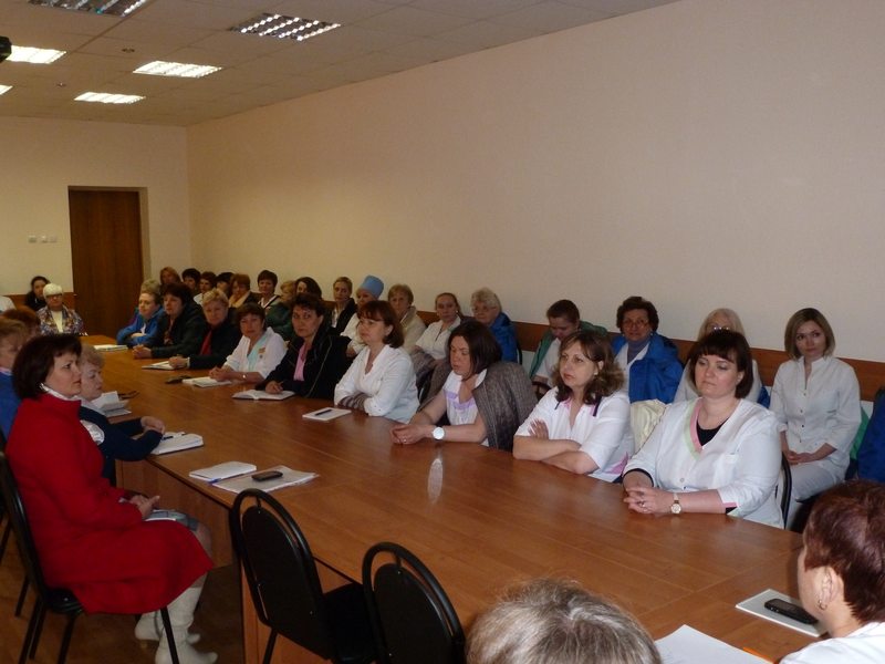 12 мая главный врач обнинской Клинической больницы №8 ФМБА России поздравил медицинских сестер с их профессиональным праздником