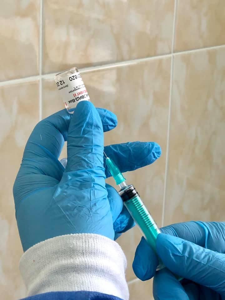 Со вторника в Клинической больнице №8 возобновилась вакцинация первым компонентом вакцины «Гам-Ковид-Вак»/ «Спутник V»