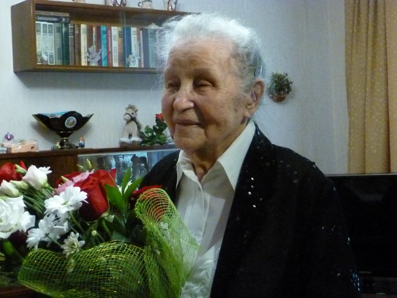 90-летний юбилей отмечает Александра Георгиевна Капустина, старейший сотрудник здравоохранения Обнинска