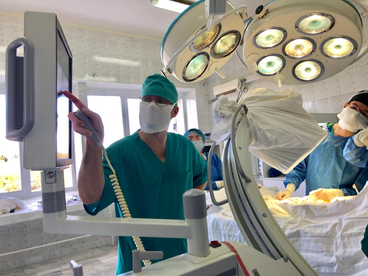 Врачи Клинической больницы №8 впервые в Калужской области выполнили инновационную операцию по лечению перелома костей таза